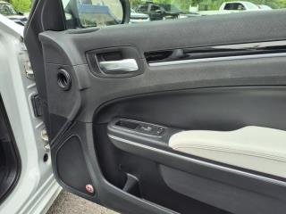 2017 Chrysler 300
