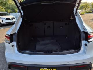 2022 Porsche Macan