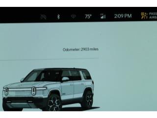 2023 Rivian R1S